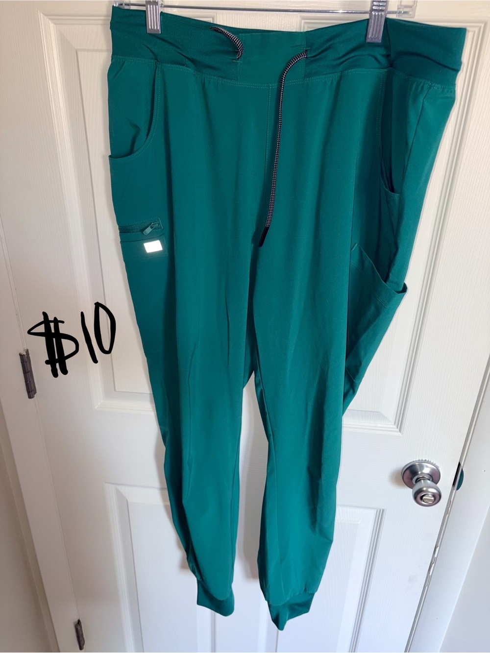 Women's Scrub Set - Picture 3 of 12